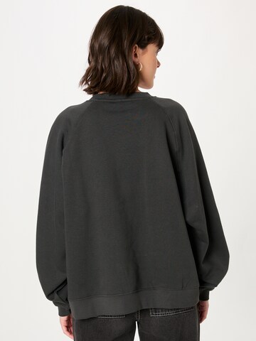 WEEKDAY Sweatshirt 'Esme' in Grau