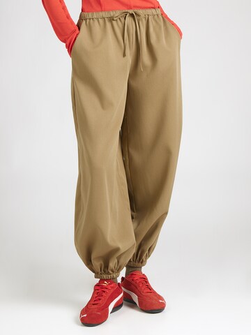 JDY - Tapered Calças harem 'JDYPaloma' em verde: frente