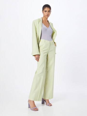 NA-KD Wide leg Trousers with creases in Green