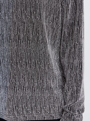 Maglietta 'Shiloh' di b.young in grigio