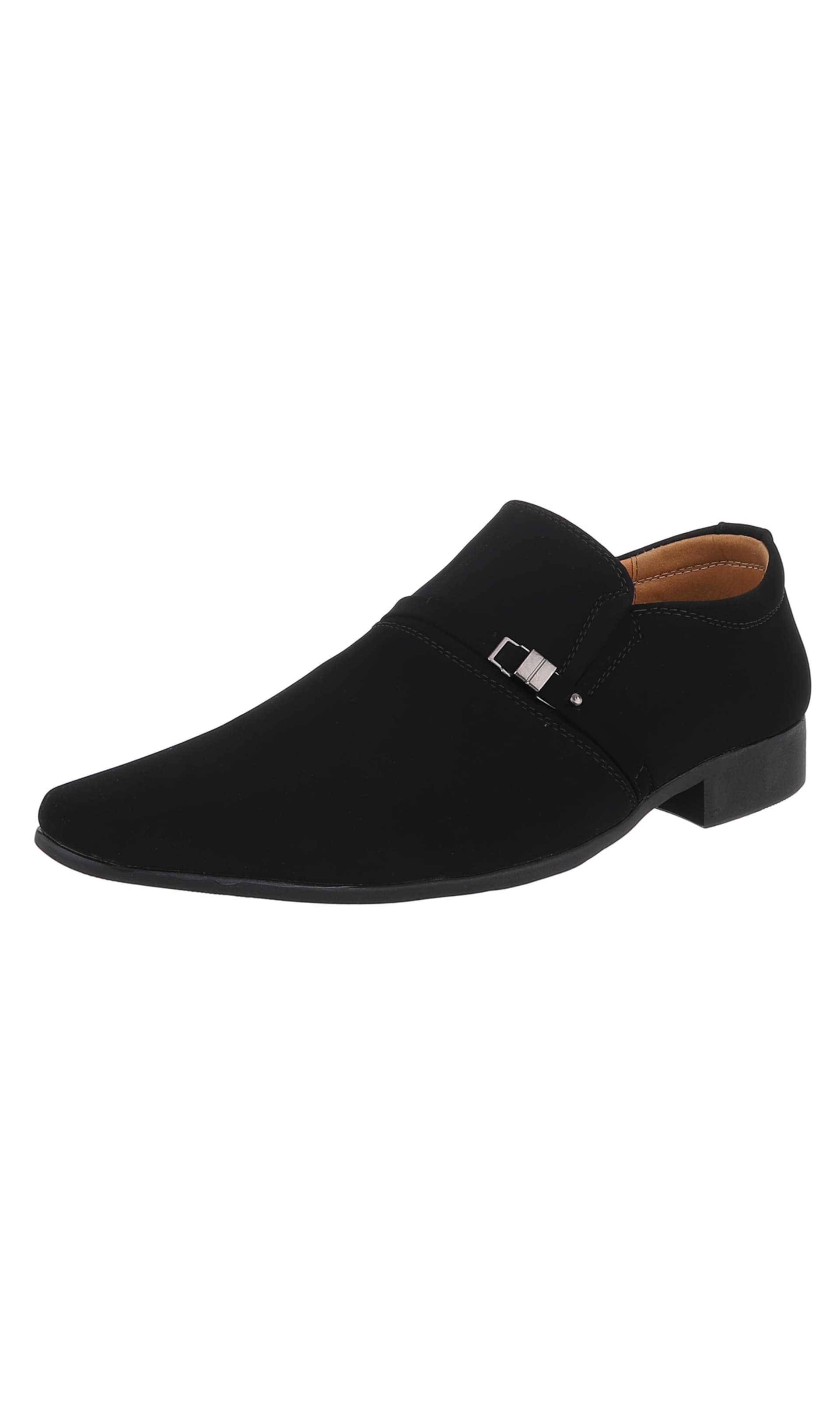CoolWalk Classic Flats in Black: front