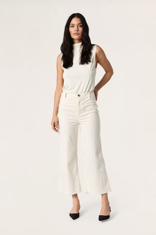 SOAKED IN LUXURY Wide leg Trousers in White