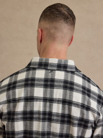 DAN FOX APPAREL Regular Fit Skjorte 'Mattes' i sort