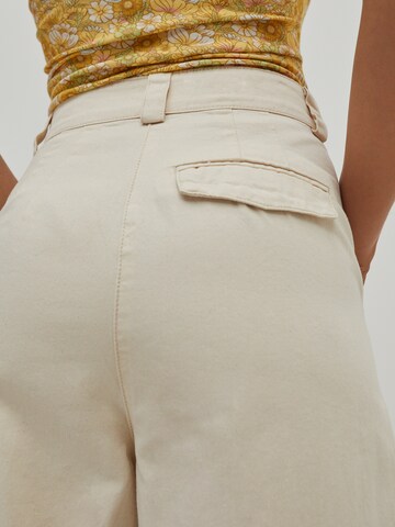 EDITED - Loosefit Pantalón plisado 'Taylor' en beige