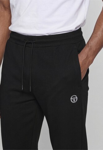 Sergio Tacchini - Tapered Calças em preto