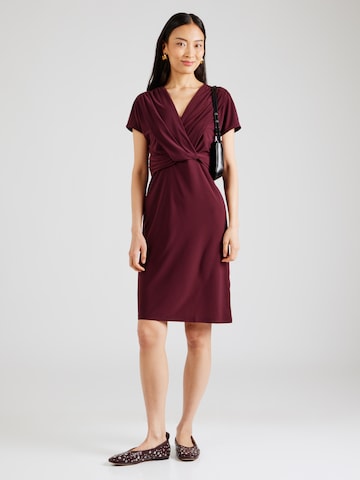 Cartoon Cocktailjurk in Rood: voorkant