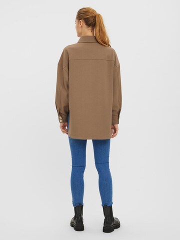 VERO MODA - Blusa 'Ulia' en marrón