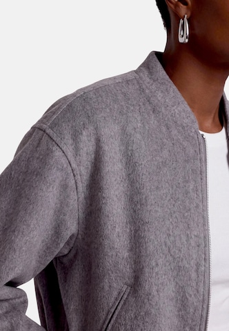 Giacca di mezza stagione di zero in grigio