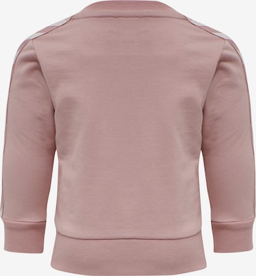 Completo sportivo di Hummel in rosa