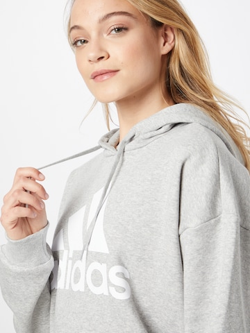 ADIDAS SPORTSWEAR - Camiseta deportiva 'Essentials' en gris