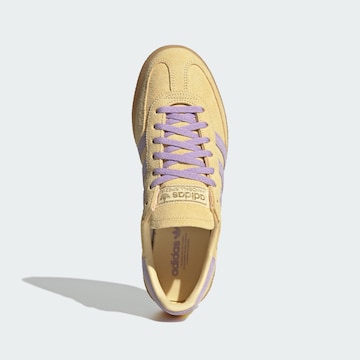 ADIDAS ORIGINALS Низкие кроссовки 'Handball Spezial' в Оранжевый