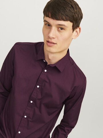 Coupe slim Chemise 'JJJOE' JACK & JONES en rouge