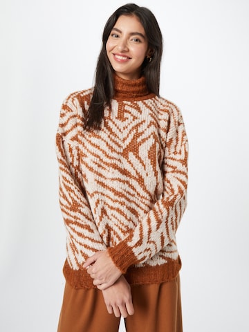 Trendyol Sweater in Brown: front