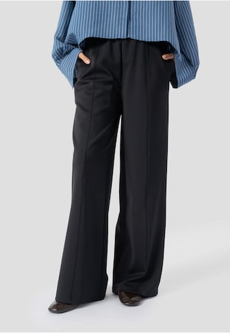 Elias Rumelis Wide leg Pantalon 'Jeanine' in Zwart: voorkant