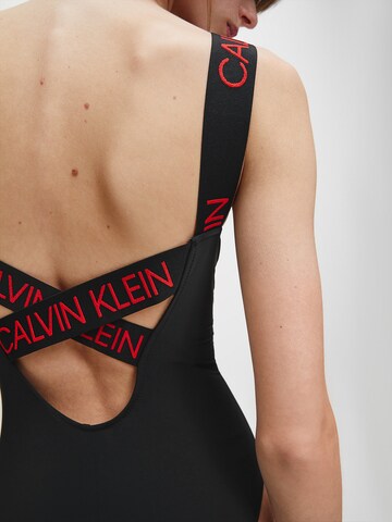 Calvin Klein Swimwear Plus Bustier Badpak in Zwart