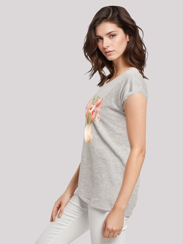 T-shirt 'Rosa Frühlingsblumenstrauß In Vase' F4NT4STIC en gris