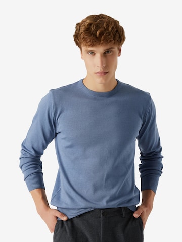 D’S Damat Sweater in Blue: front
