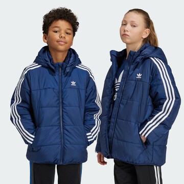 ADIDAS ORIGINALS Демисезонная куртка 'Adicolor' в Синий: спереди