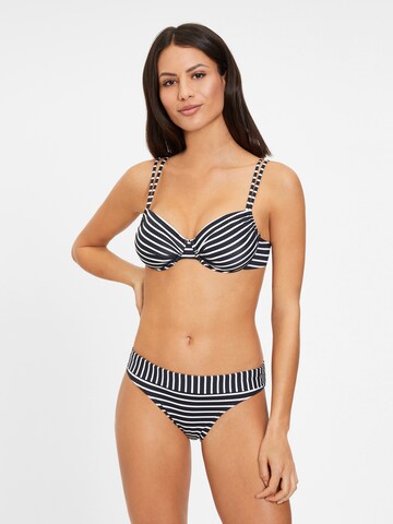 Slip costum de baie de la s.Oliver pe negru