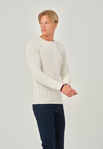 Basics and More Sweater in White