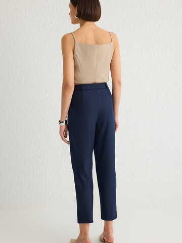 Regular Pantaloni cutați de la Trendyol pe albastru