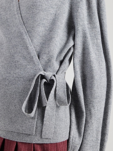 Cardigan & Other Stories en gris