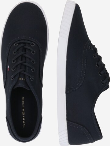 Sneaker low 'Essential' de la TOMMY HILFIGER pe albastru