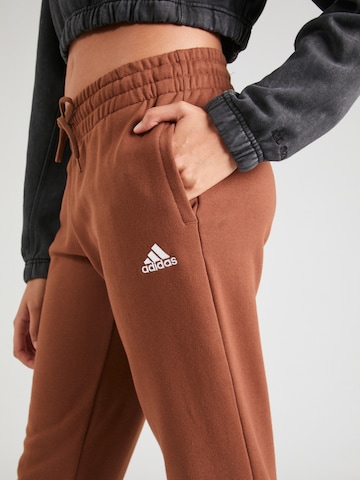 ADIDAS SPORTSWEARTapered Sportske hlače 'Essentials' - smeđa boja