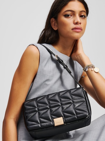 Karl Lagerfeld - Bolso de hombro ' K/KUILT MITTELGROSSE SCHULTERTASCHE ' en negro: frente