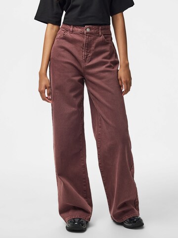 Wide leg Jeans 'PCSelma' di PIECES in rosso: frontale