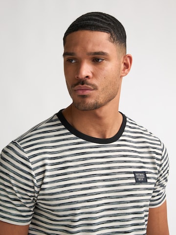 juoda Petrol Industries Marškinėliai