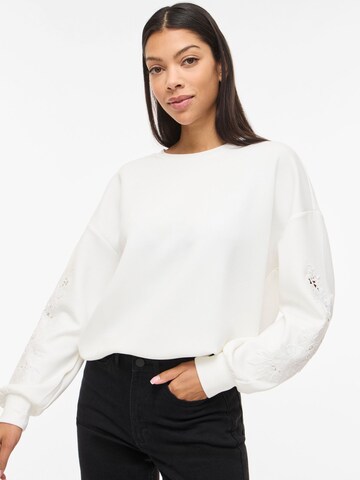 VILA Sweatshirt 'VISiffi' in Weiß