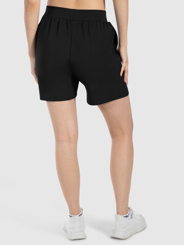 Smilodox Regular Shorts with Pockets ' Corry ' in Schwarz