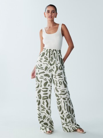 Wide leg Pantaloni 'KADY' di St MRLO in beige: frontale