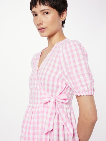 Monki - Vestido em rosa