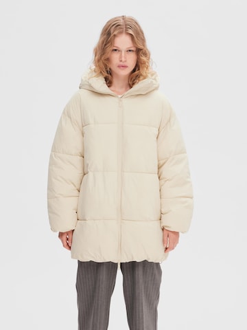 Giacca invernale 'Fraya' di SELECTED FEMME in beige: frontale