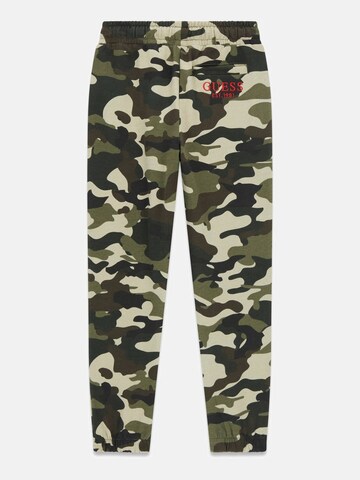 GUESS Tapered Hose in Grün