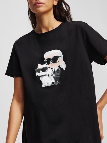 Cămăşi de noapte de la Karl Lagerfeld pe negru