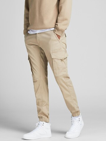 Effilé Pantalon cargo JACK & JONES en beige : devant