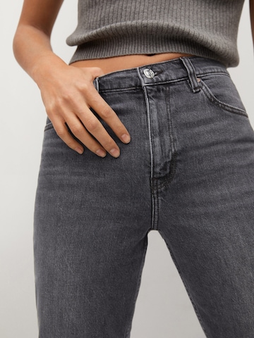 MANGO Regular Jeans 'Newmom' in Grau