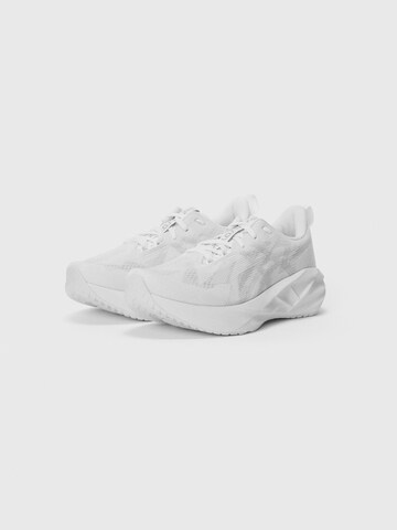 ASICS Обувь для бега 'Novablast 5' в Белый