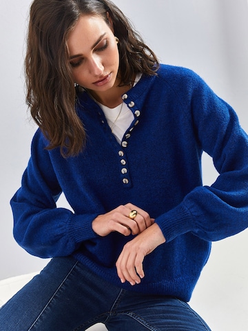 Bianco Lucci Sweater in Blue
