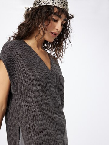 Pull-over 'JUSTY' JDY en gris