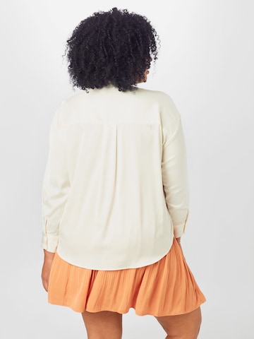 Guido Maria Kretschmer Curvy Pusero 'Freya' värissä beige