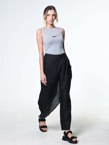 Metamorphoza Loose fit Pants in Black