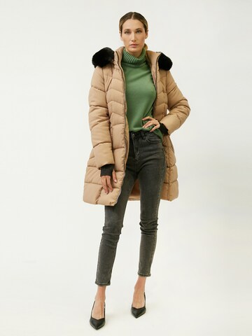 Cappotto invernale di Influencer in beige