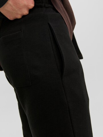 Tapered Pantaloni 'JPSTACE JJSMART' di JACK & JONES in nero