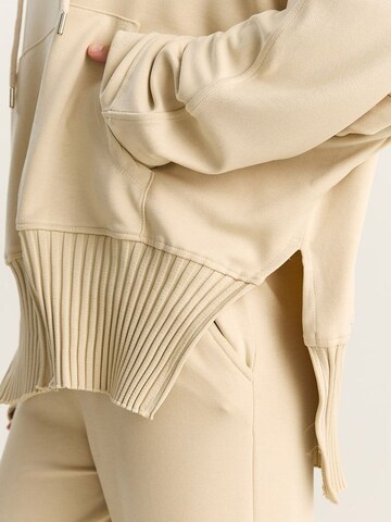 Completo pantalone di Bianco Lucci in beige