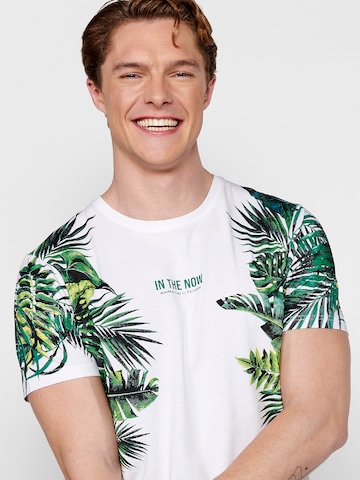 Tricou de la KOROSHI pe alb