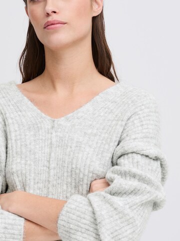 Pullover 'Omea' di b.young in grigio